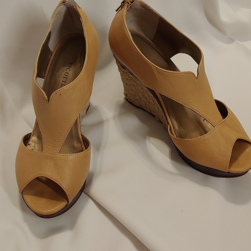 Zipper back wedge